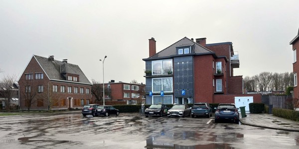 Foto van de bestaande toestand op het kruispunt Hoge Aardstraat - Damhertenlaan